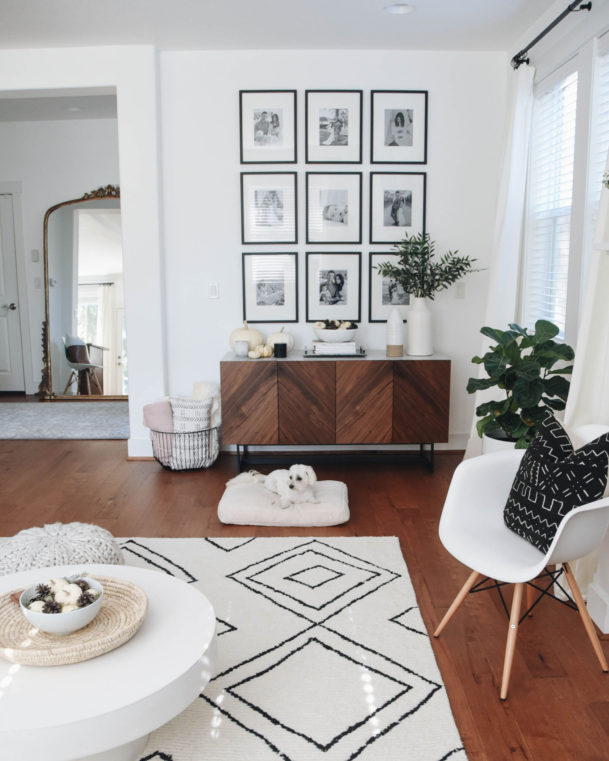 10 Gallery Wall Ideas For A Stylish Living Room with regard to Gallery Wall Living Room Ideas