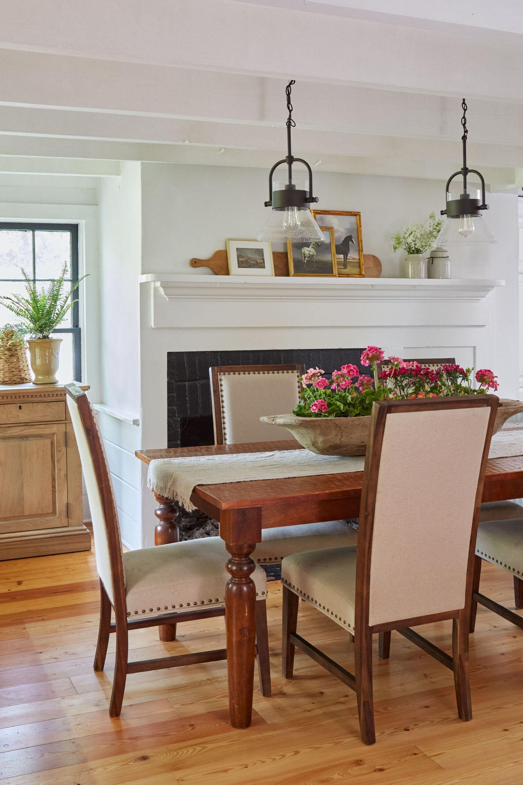 18 Dining Table Decor Ideas To Enhance Your Space inside Seasonal Dining Table Decor Ideas to Inspire Your Next Meal