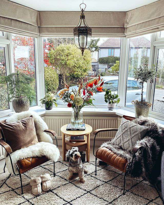 21 Beautiful Bay Window Ideas For Living Rooms regarding Bay Window Living Room Ideas