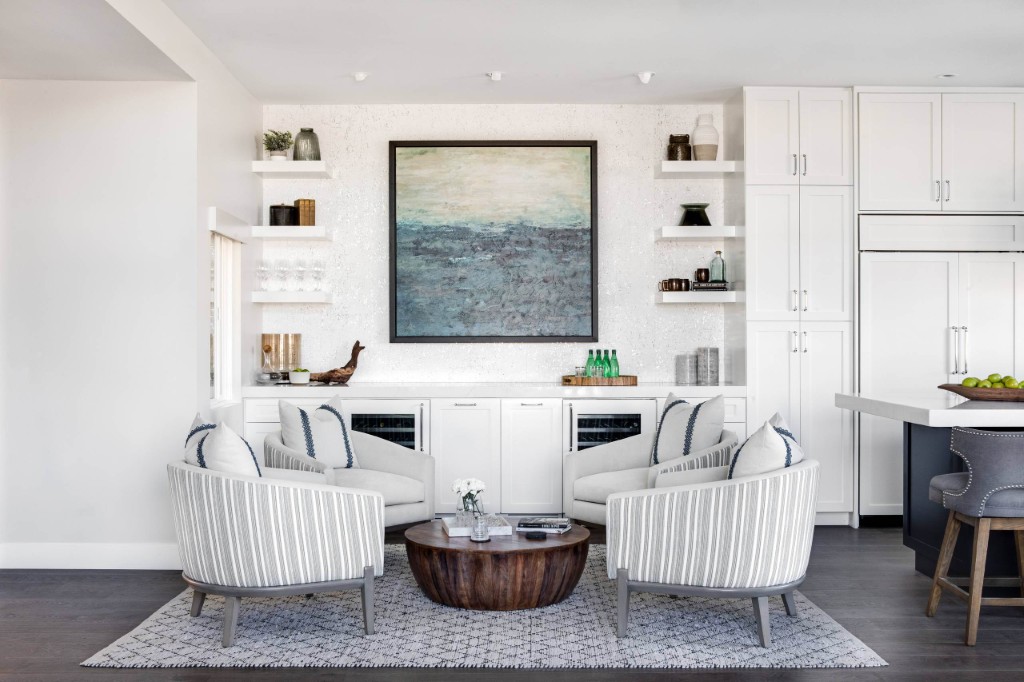 Transforming Your Living Space With a Stylish Home Bar