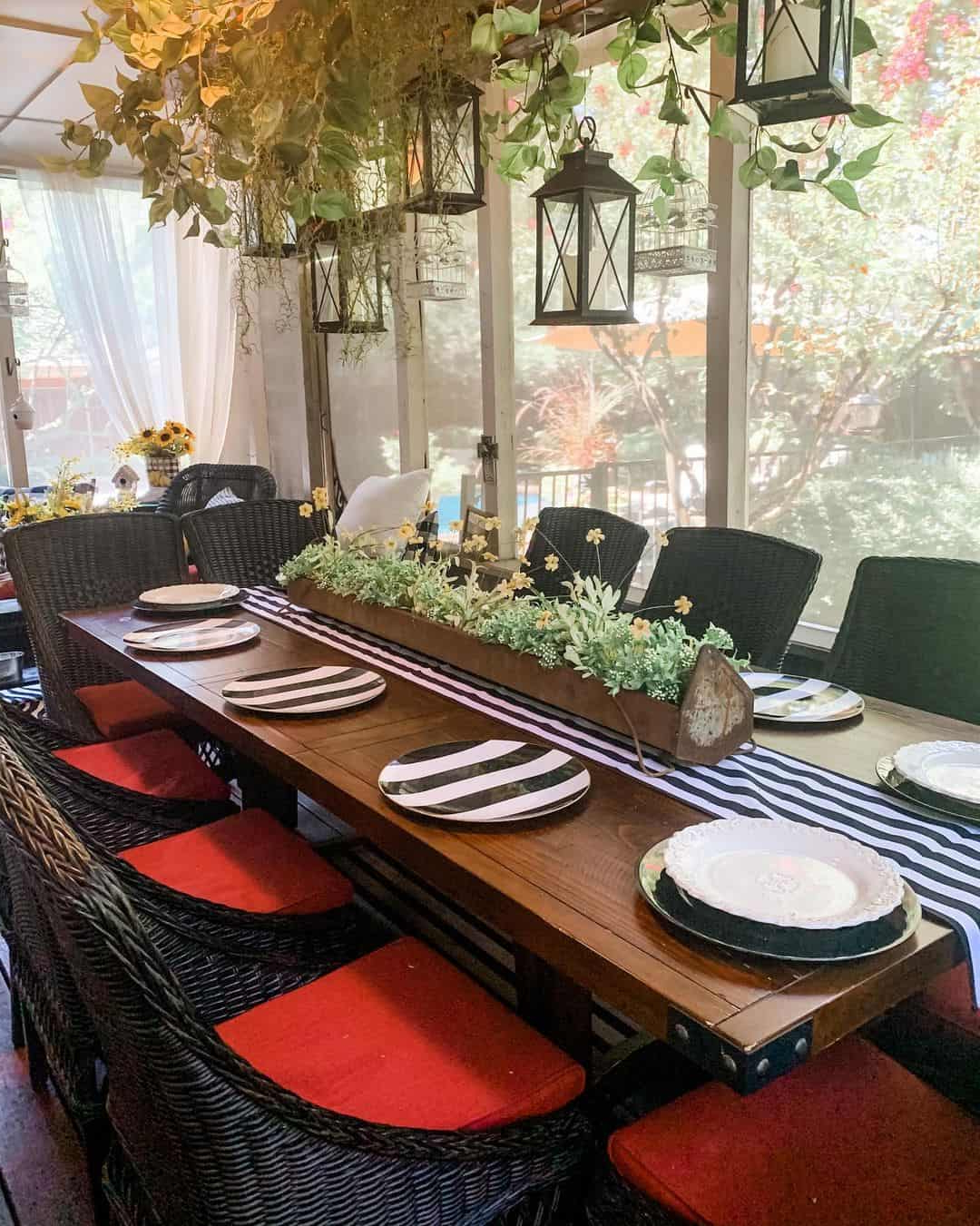 27 Dining Room Centerpieces Ideas To Style Your Table pertaining to The Ultimate Guide to Choosing the Perfect Centerpiece for Your Long Dining Table