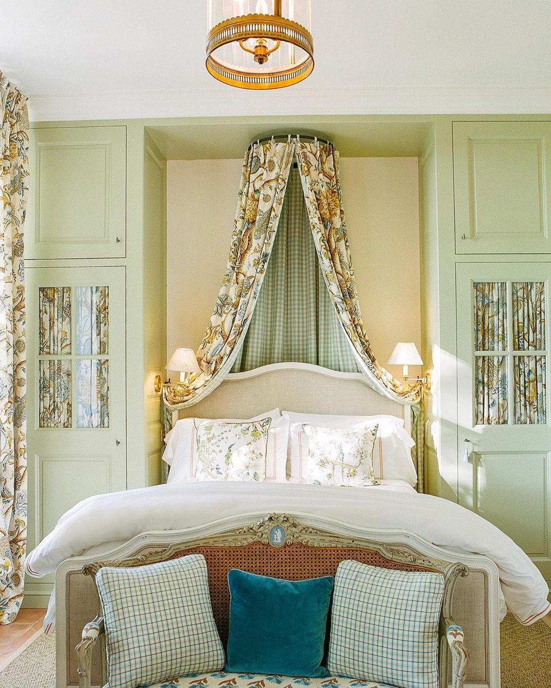 40 French Country Bedrooms To Make You Swoon in Mastering the Art of French Country Bedroom Aesthetics