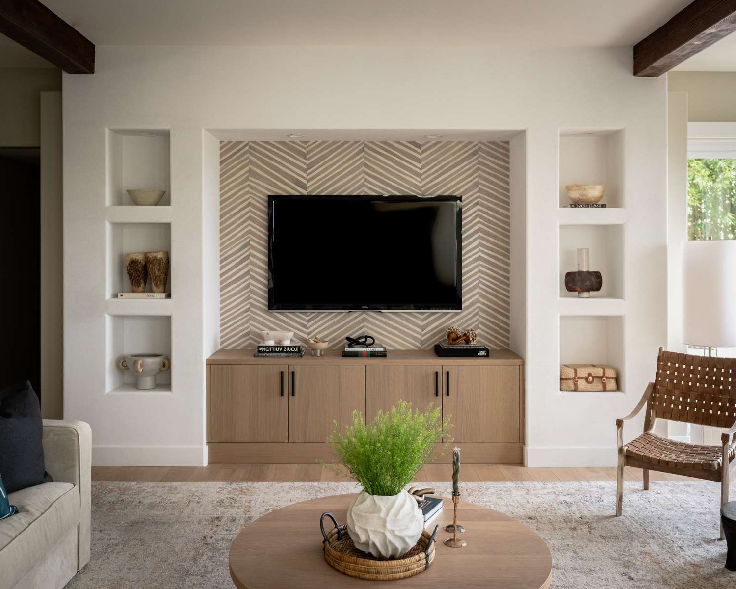 Maximizing Space and Style with Smart TV Placement Ideas
