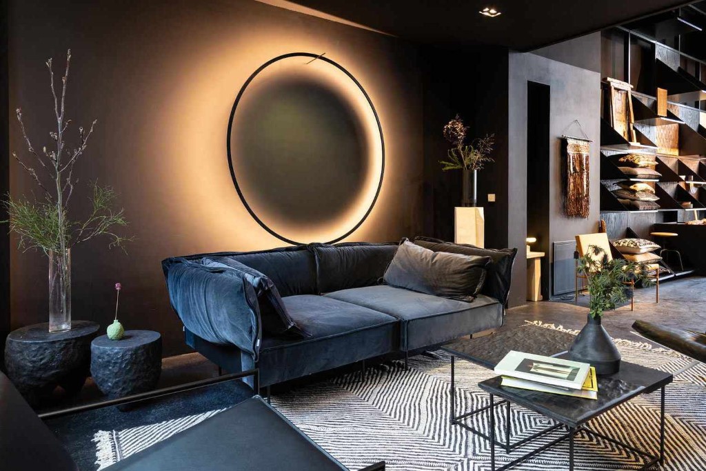 Lighting Secrets for Creating a Warm and Inviting Living Room Atmosphere