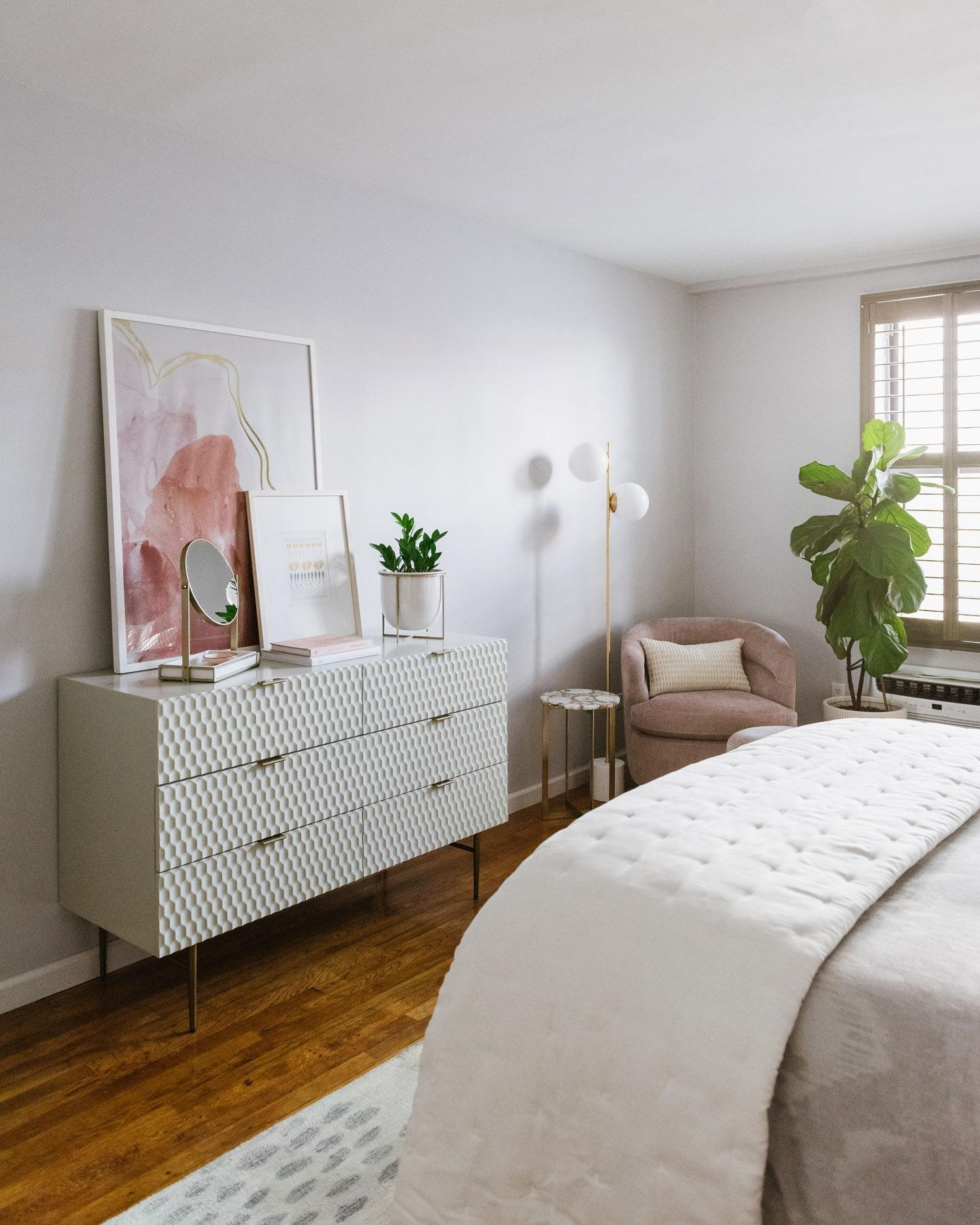 Lighting Techniques That Enhance Comfort In Small Apartment Bedrooms