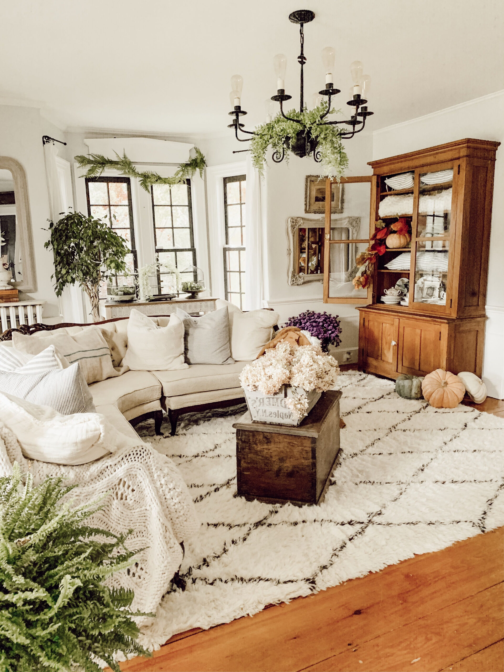 20+ Old Farmhouse Decorating Ideas within Timeless charm how to blend vintage elements with modern comfort in historic homes