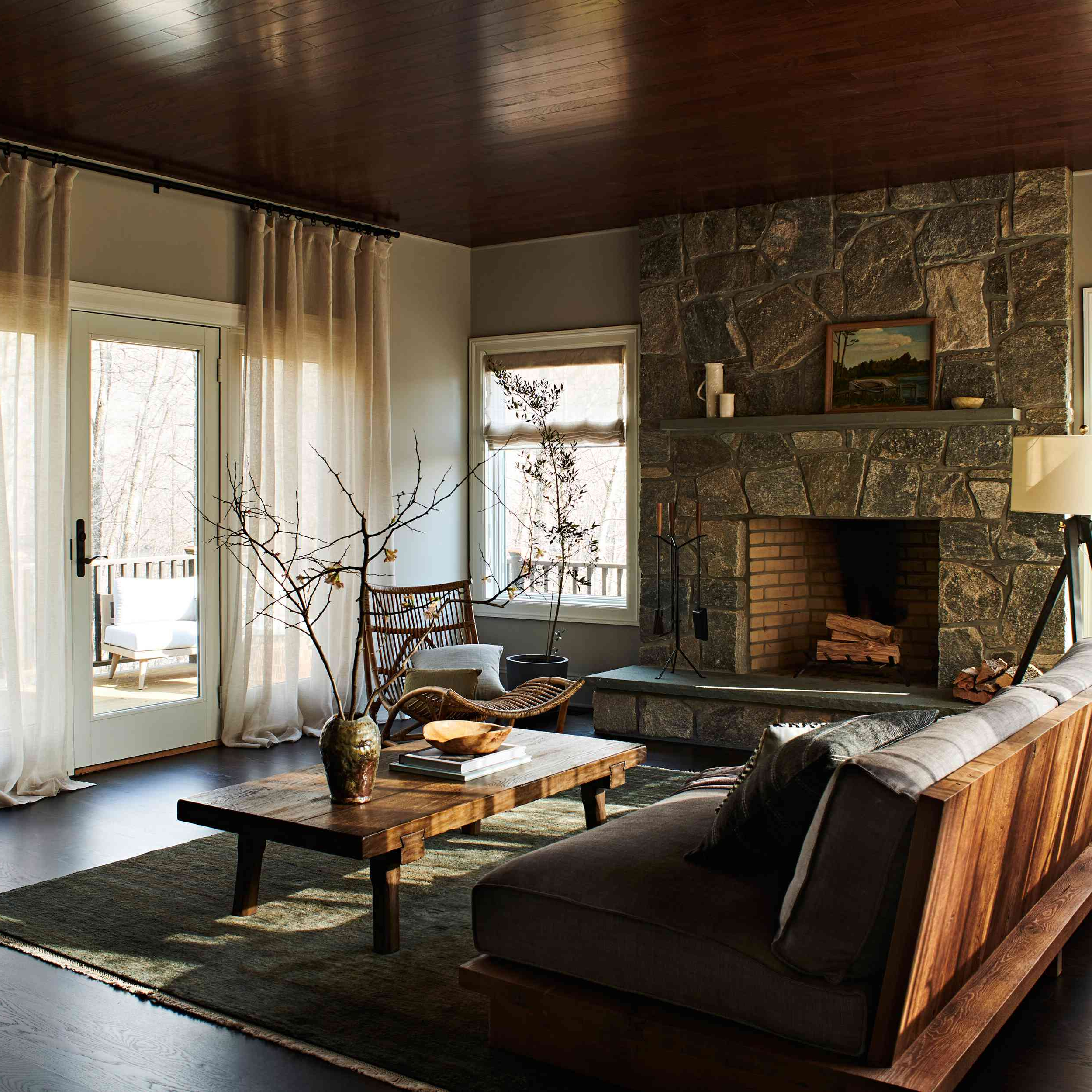 Building a Warm And Welcoming Rustic Modern Living Room Without The Clutter