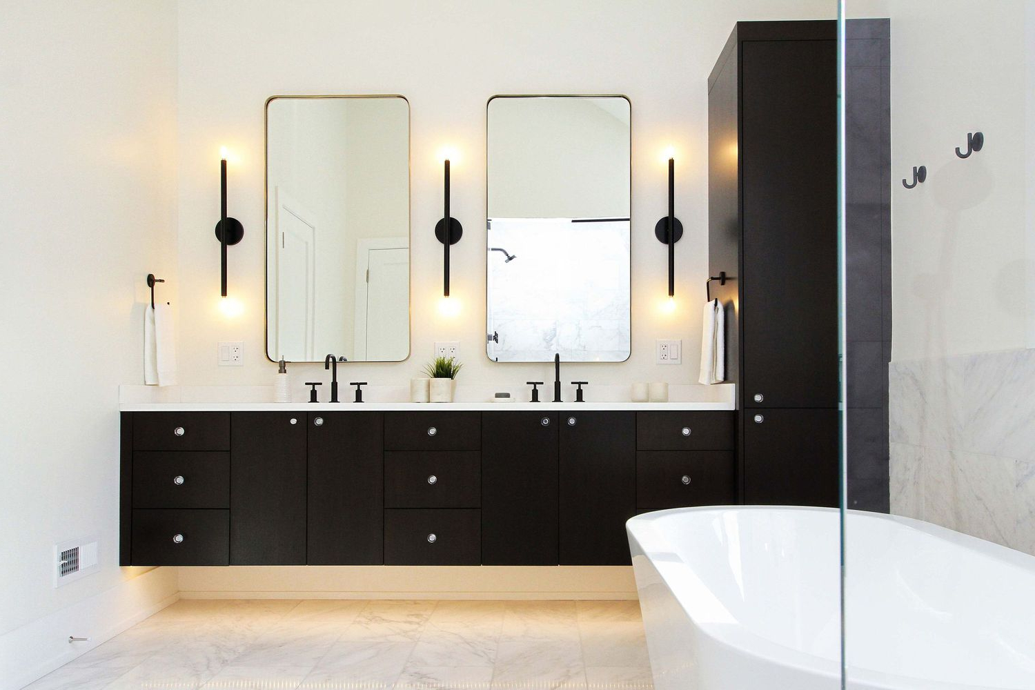 34 Bathroom Vanity Ideas That Are Stylish And Functional in Bathroom Design Vanity: Creating the Perfect Balance of Function and Form
