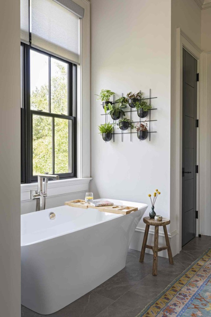 Maximizing Small Bathroom Space Through Strategic Wall Design Choices 2025