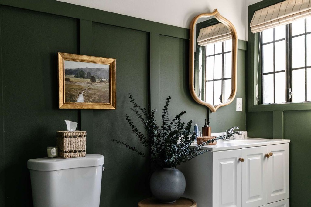 Maximizing Small Bathroom Space Through Strategic Wall Design Choices