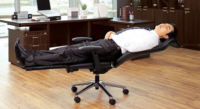Turn Your Office Chair Into An Office Bed In Seconds | Sillas De ... inside Office Chair That Turns Into A Bed