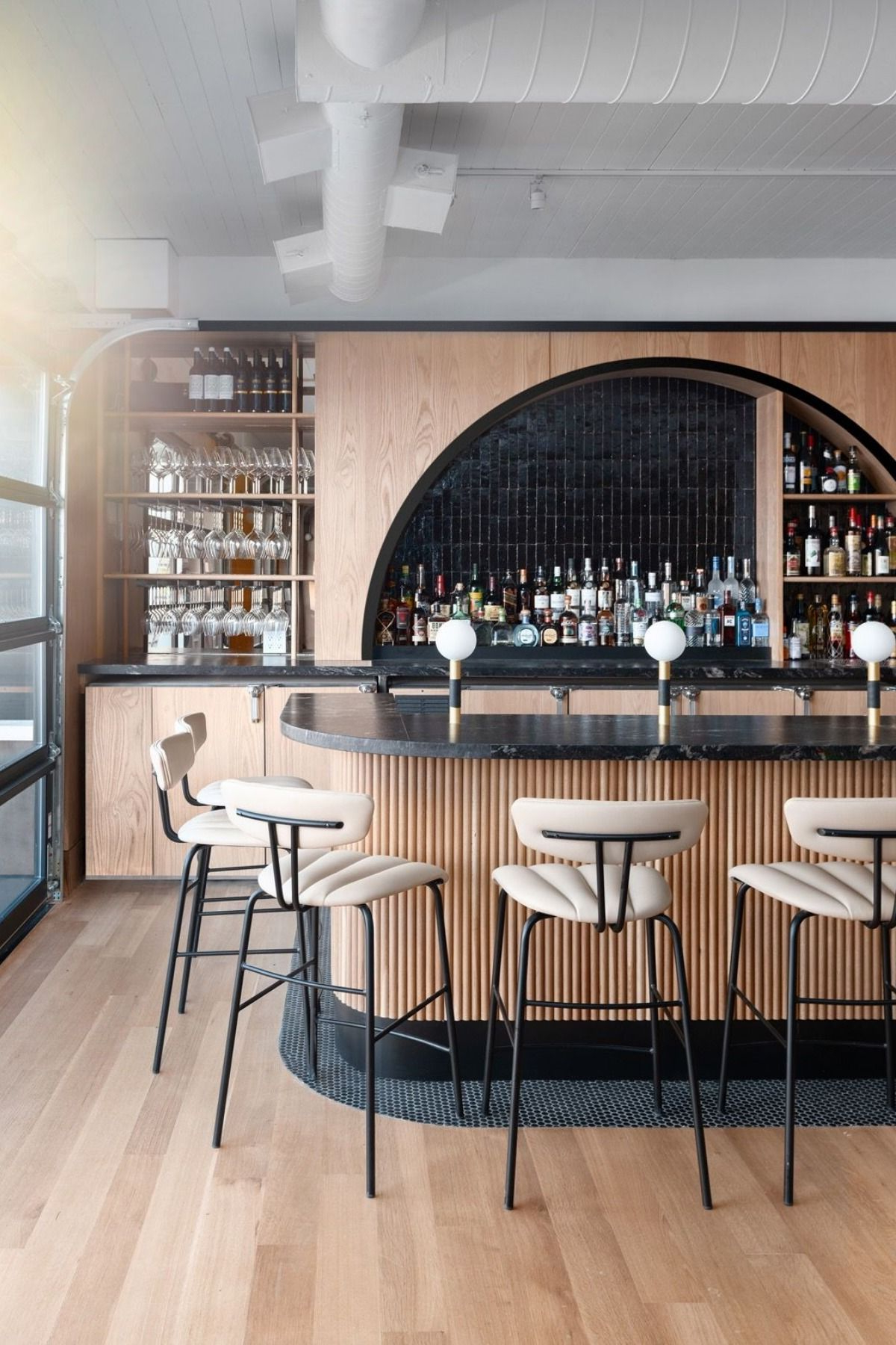 Modern Bar Design Trends That Enhance Customer Experience